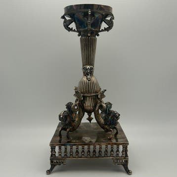 Manifattura francese - Epergne - Mythologische wezens -, Antiek en Kunst