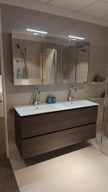 Showmodel Badmeubel 140cm met kranen en spiegelkast - 0032, Ophalen, Nieuw, 100 tot 150 cm, Wastafelkast