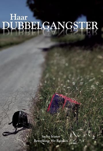 Haar dubbelgangster - Sacha Ivanov 9789048442416, Boeken, Verzenden, Zo goed als nieuw, Sacha Ivanov