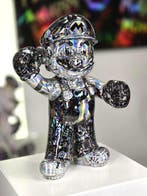 Patryk Konrad - Super Mario pop art sculpture, holographic