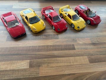 Bburago, Polistil 1:18 - Modelauto (5) - 2x F 40 ,360, Nieuw
