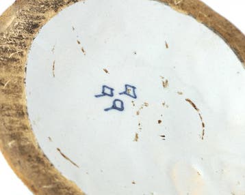 2 aardewerk tabakspotten, vervaardigd door: De Drie Klokken, Antiek en Kunst