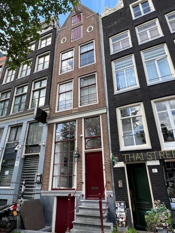 Appartement te huur aan Oudezijds Voorburgwal in Amsterdam, Noord-Holland