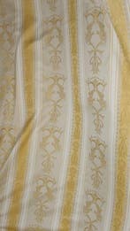 San Leucio prezioso tessuto damascato oro setificato