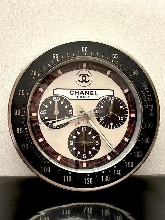 GF Exclusives - Chanel Clock Artwork By: GF Exclusives, Antiek en Kunst, Kunst | Designobjecten