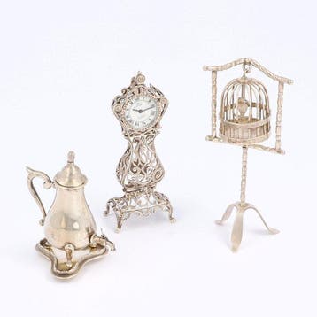 Vogelkooi, Staand Horloge en Kraantjeskan - Beeldje (3) -