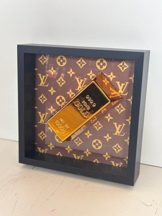 Rob VanMore - Gold Bar by Louis Vuitton, Antiek en Kunst, Kunst | Designobjecten
