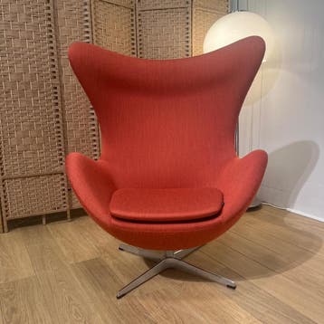 SHOWMODEL Fritz Hansen Egg Fauteuil NP €9.999, Nieuw, Ophalen of Verzenden, 75 tot 100 cm, Stof