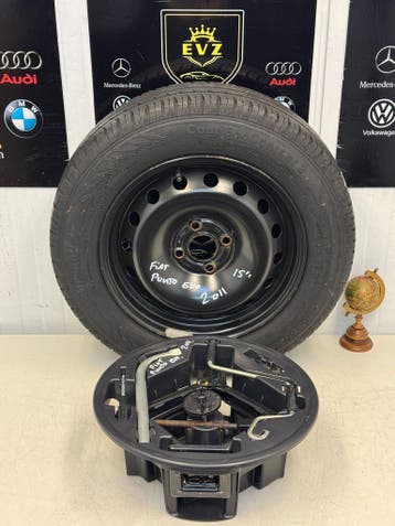 Reservewiel met Krikset Fiat Punto Evo bj.2011 4x100, Auto-onderdelen, Banden en Velgen, Gebruikt, 15 inch, Banden en Velgen, 185 mm