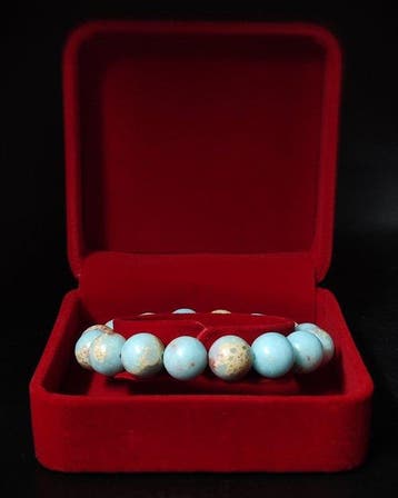 Prachtige Caribische Calcietarmband in geschenkdoos — Gratis
