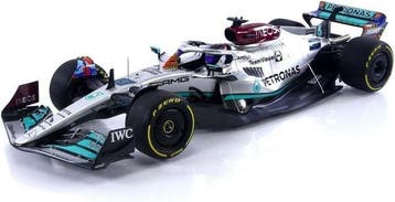 Minichamps 1:18 - Modelauto - MERCEDES -AMG PETRONAS FORMULA, Nieuw