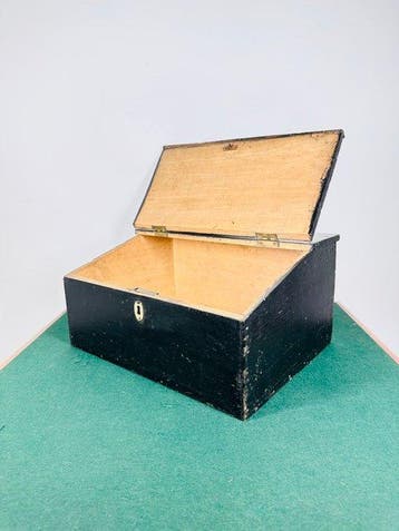 Doos - Europese houten documentenkist met messing slotplaat, Antiek en Kunst