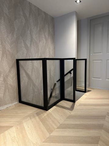 Dubbele Hoekbalustrade met Glas op Maat | Vide / Trapgat, Huis en Inrichting, Nieuw