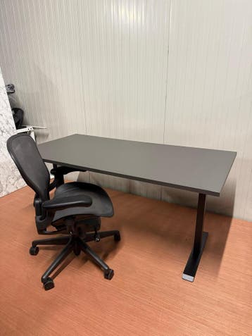 Nieuwe Zit Sta Bureaus in Herman Miller Antraciet - Zwart, Verzenden, In hoogte verstelbaar, Nieuw