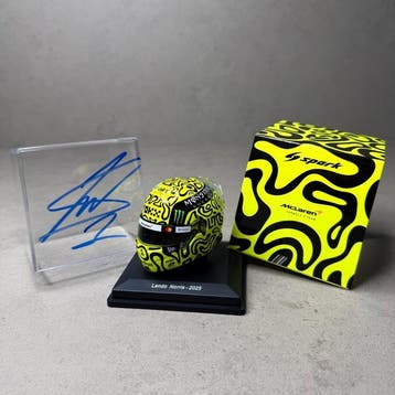 Mclaren - Lando Norris - 2025 helmet - 2025 - Helm op schaal, Nieuw