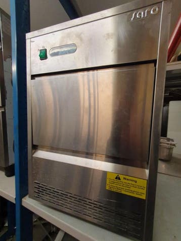 Occasion Saro ijsblokjesmachine, Zakelijke goederen, Ophalen, Gebruikt