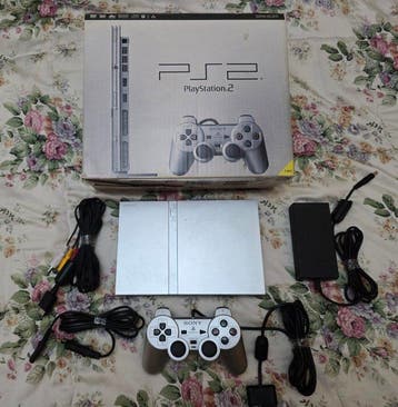 Sony - PlayStation 2 Slim (Satin Silver) - PlayStation 2, Nieuw