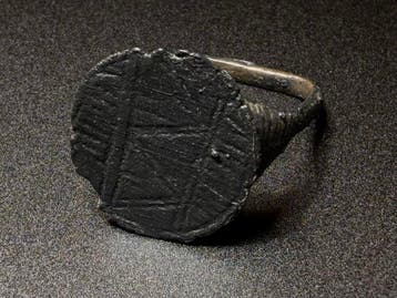 Viking periode Brons Ring met twee interessante