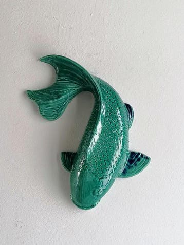 Vanessa Bonino - sculptuur, Koi carp - 37 cm - Majolica -, Antiek en Kunst