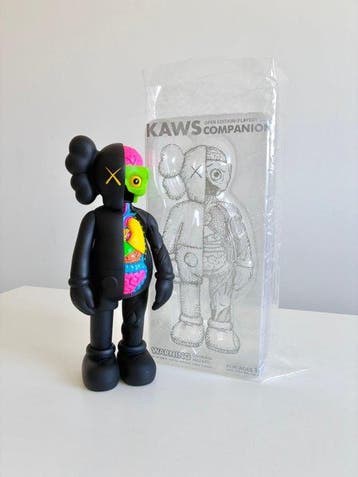 Kaws (1974) - Kaws companion flayed balck medicom toy 2016