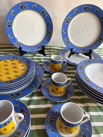 Michèle d’Hauteville - Tafelservies (25) - “La Farandole des