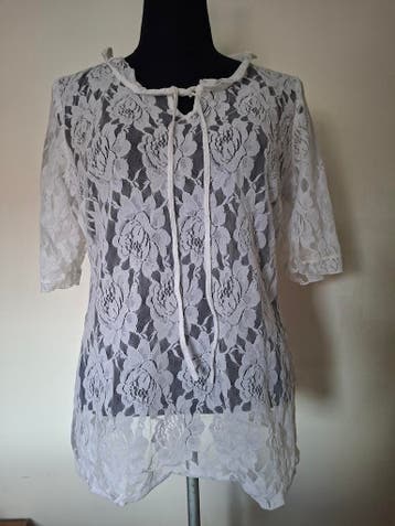 Witte kanten top met bloemenpatroon, Zo goed als nieuw, Maat 42/44 (L), Wit, Korte mouw