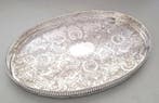 Dienblad - met opstaande opengewerkte montuur, 46x30,5cm. -