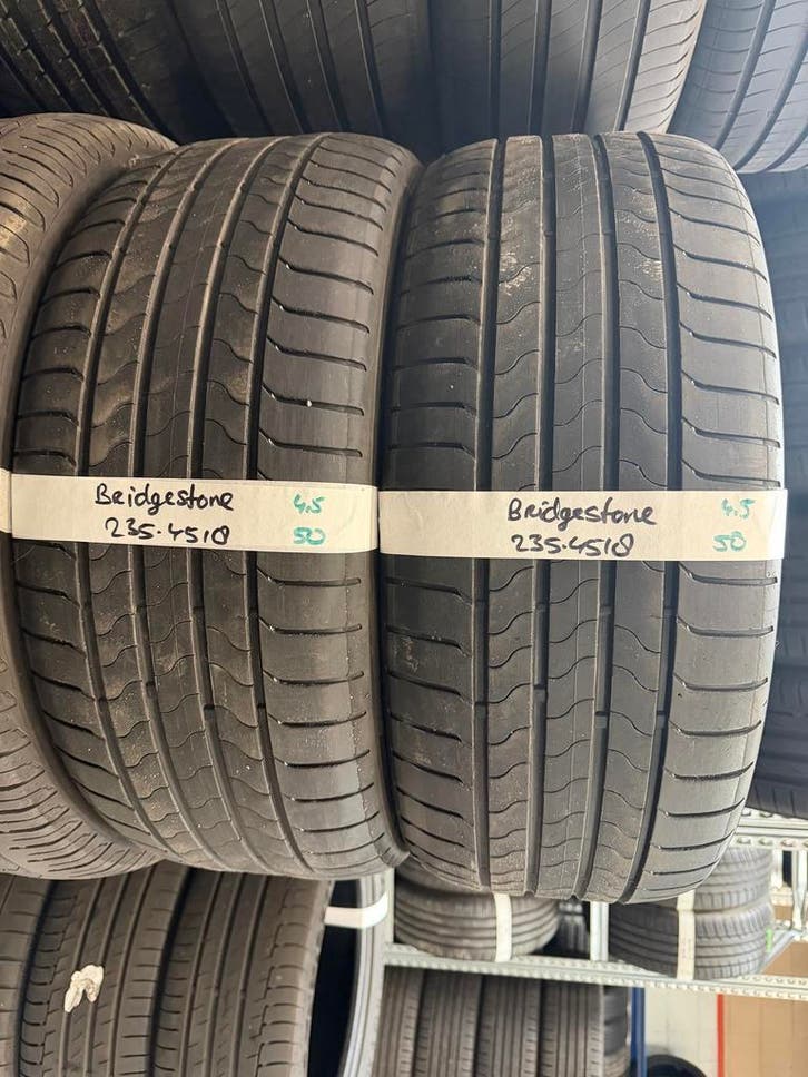 235-45-18 Bridgestone Zomerbanden 4.5mm Montage 235 45 18, Auto-onderdelen, Banden en Velgen, 18 inch, Zomerbanden, 235 mm, Personenwagen