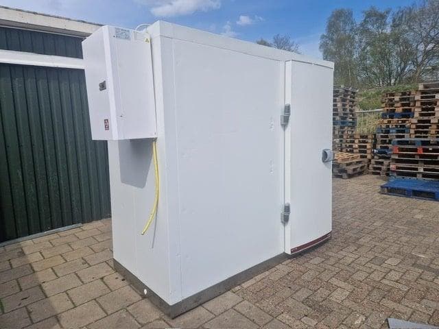 Koelcel 230 x 110 x 212 cm stekker klaar, Zakelijke goederen, Horeca | Keukenapparatuur, Koelen en Vriezen