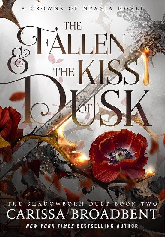 9781035051649 Crowns of Nyaxia-The Fallen and the Kiss of..., Boeken, Romans, Zo goed als nieuw, Verzenden