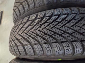 175/65/15 84T PIRELLI WINTERBANDEN NIEUW 4X, Auto-onderdelen, Ophalen, 15 inch, 175 mm, Nieuw