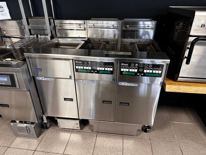 Pitco SSHLV14 friteuse bakwand combinatie uitschepstation, Zakelijke goederen, Horeca | Keukenapparatuur, Nieuw zonder verpakking