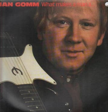 LP gebruikt - Ian Gomm - What Makes A Man A..., Verzenden, Zo goed als nieuw, Overige formaten