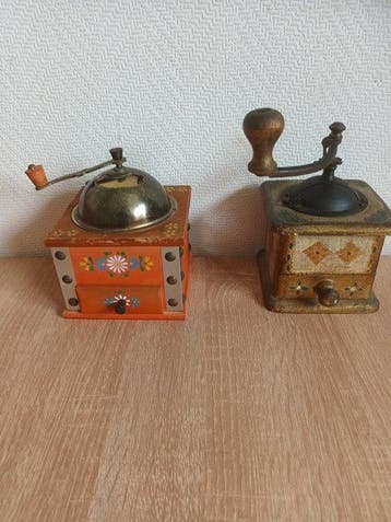 Koffiemolen (2) - Hout, Metaal