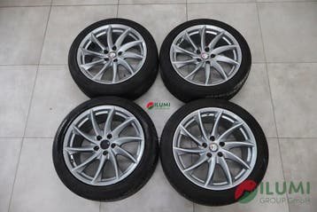 Velgen Alfa Romeo Giulia 18 inch 255/40R18 5X110 8J ET33 9J, Verzenden, Gebruikt, Banden en Velgen