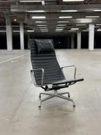 Vitra Eames EA124 | Zwart Leer | NIEUWSTAAT, Stijl:Bank Hoekbank Bankstel Bankje Loungebank Banken Chaise Lou, 75 tot 100 cm, Ophalen of Verzenden