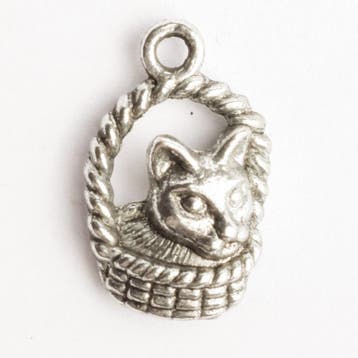 6 x Metalen bedel kat in rieten mand 22 x 14 mm – oogje 2., Ophalen of Verzenden, Nieuw, Bedel