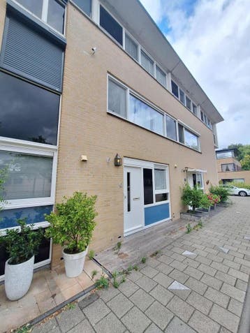 Huis te huur aan Kristalweg in Delft - Zuid-Holland, Tussenwoning, Zuid-Holland