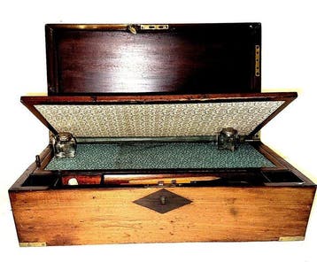 Persoonlijk reis-schrijfcabinet van notaris Th. O. M. J., Antiek en Kunst