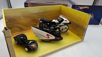 Hot Wheels 1:12 - Modelauto - Batcycle e Sidecar Batman 1966, Nieuw