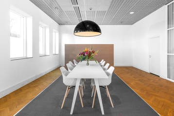 Kantoorruimte in Regus Queens Tower, Verzenden