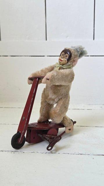 SFA - Blikken speelgoed - Old tin toy Monkey on scooter