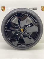 Porsche Taycan 21inch ExclusiveDesign zwart met winterbanden, Ophalen, Banden en Velgen, Nieuw, 305 mm