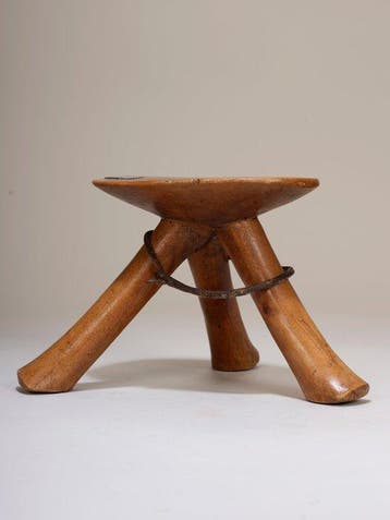 Pokot headrest / af en toe kruk – Kenia – hout, leer en