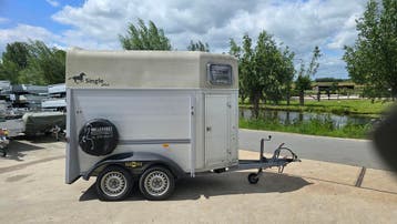 Humbaur Singel  Aluminium Zadelkamer  2004 Bovag gekeurd, Dieren en Toebehoren, Paarden en Pony's | Trailers en Aanhangwagens
