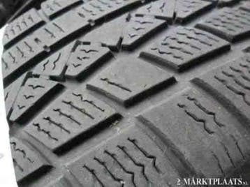 2 x Matador 235-65-17 Winterbanden 5,5mm, Gebruikt, 17 inch, 235 mm, Band(en)