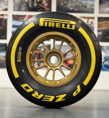 Wiel compleet met band - Formule 1 - Pirelli - O.Z *** NO, Nieuw