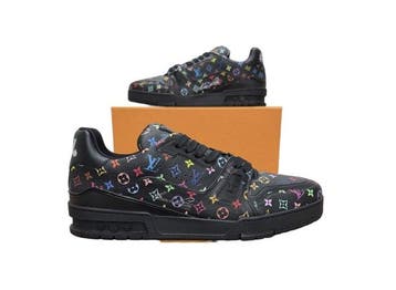 Louis Vuitton - LV Trainer Takashi Murakami Black - Sneakers, Kleding | Heren, Nieuw
