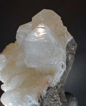 apofilliet op kwarts Kristallen op matrix - Hoogte: 11 cm -, Verzamelen, Mineralen en Fossielen