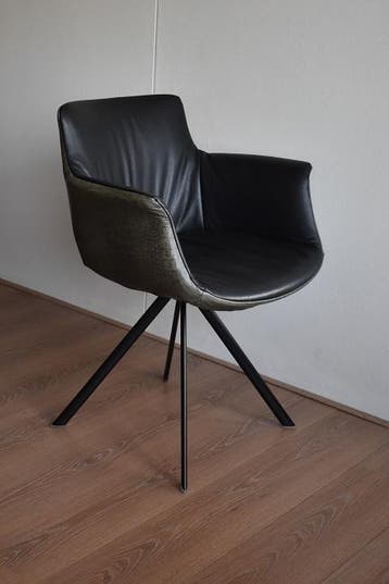 1 leren kuipstoeltje draaivoet zwart leer / grijs croco leer, Huis en Inrichting, Stoelen, Ophalen, Zwart, Zo goed als nieuw, Eén